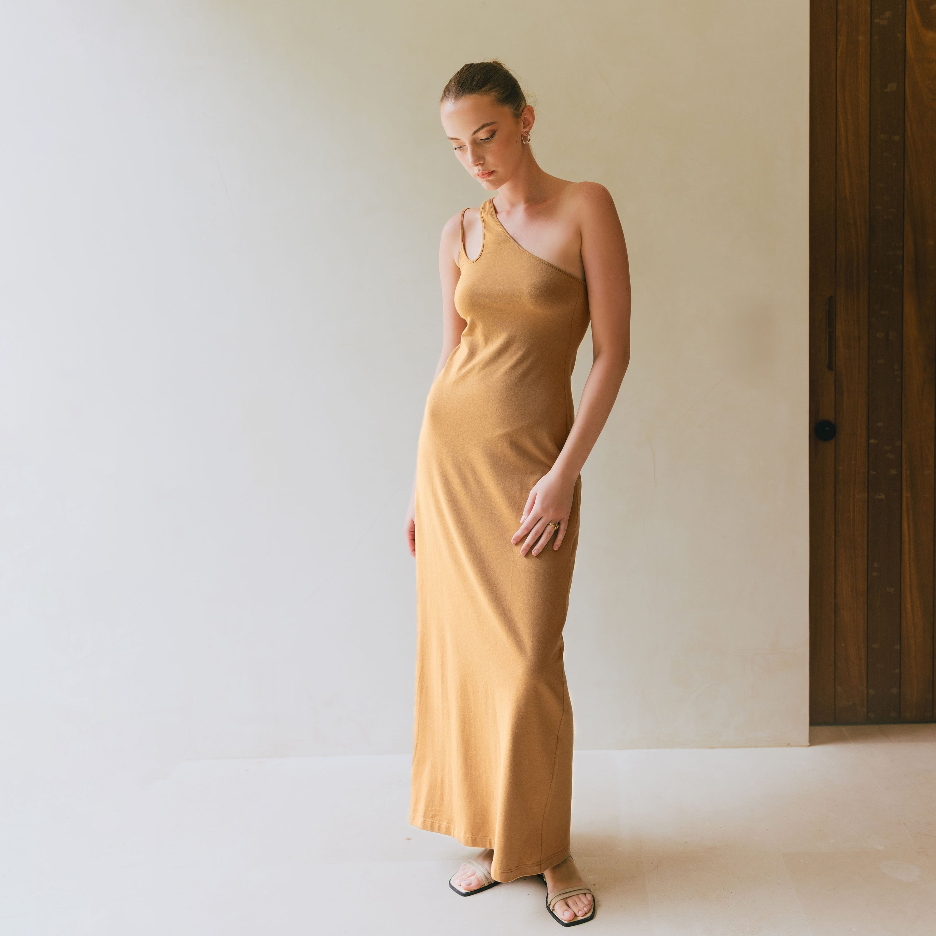 Cotton Stretch」Nyx One Shoulder Cut-Out Dress – LAYERPLAN